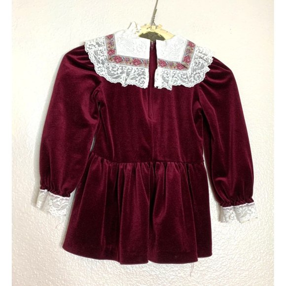 Pretty As A Picture Girls Size 6 Velvet Smocked Dress Lace Tapestry Vintage Wine - Picture 2 of 3